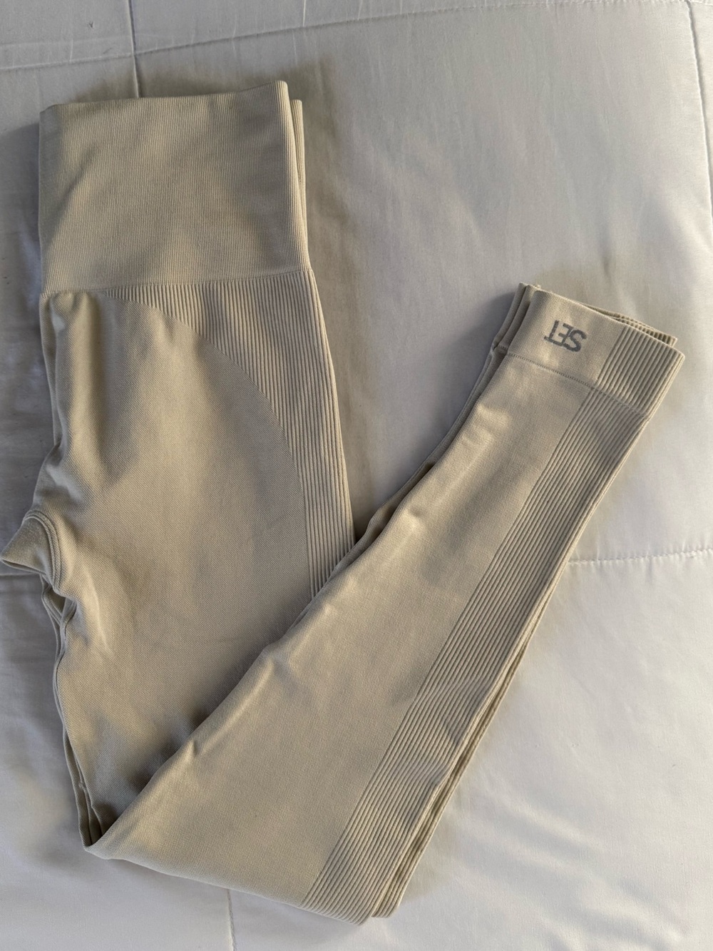 SET ACTIVE Seamless High-Waist Leggings in Light Beige